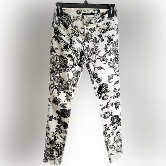 Virgin Only Black and White - Picture 7 of 7